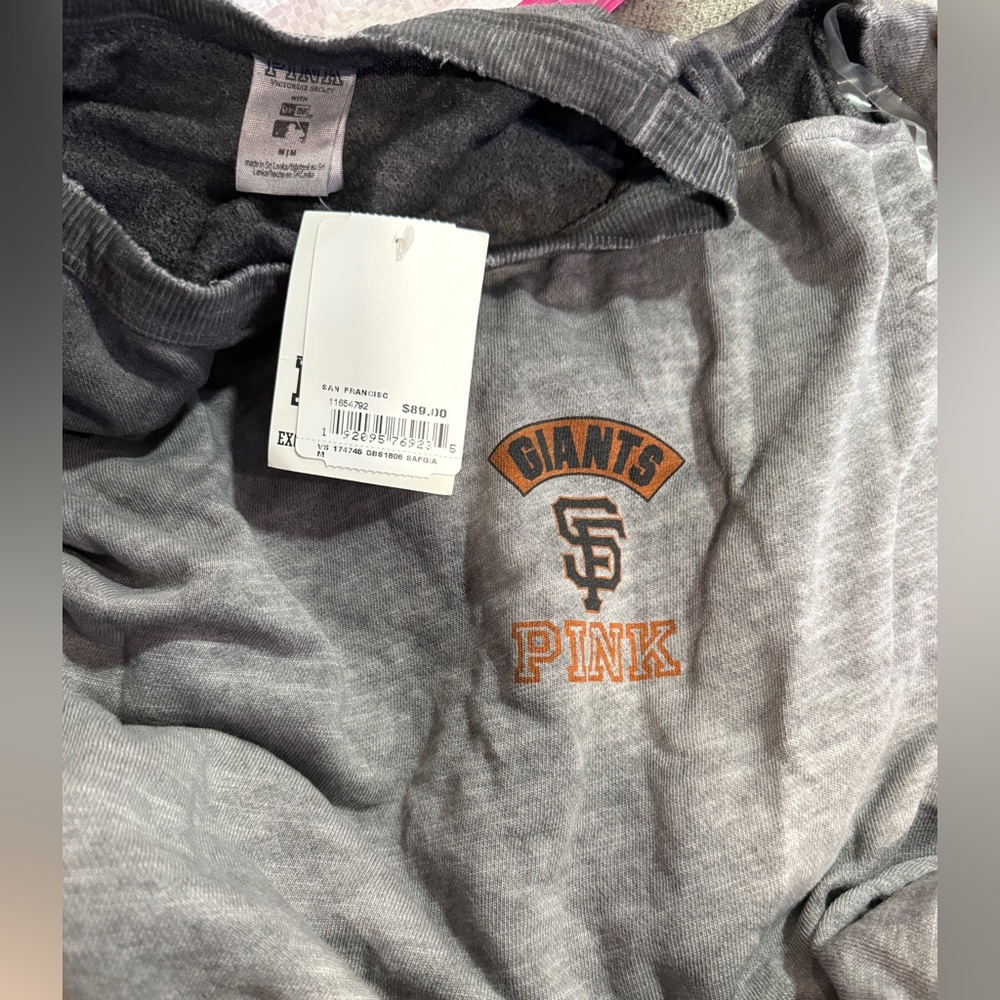 Victoria's Secret SF Giants Cropped Cold Shoulder Long Sleeve T-Shirt. NWT - Picture 6 of 6